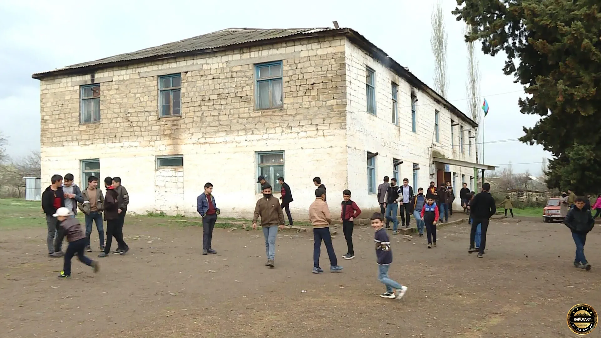 70 şagirdin zəhərləndiyi məktəbdə dərslər BƏRPA EDİLDİ