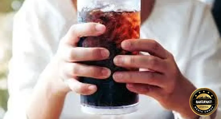 5 litr kola içən oğlanın mədəaltı vəzi çökdü