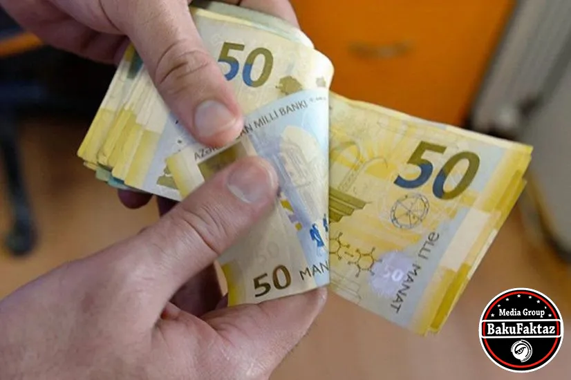 Bakıda kafelərin birindən 5 400 manat pul oğurlandı