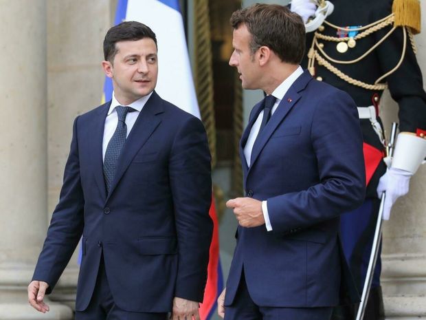 Zelenski və Makron Rusiya ilə sülh danışıqlarını müzakirə edib