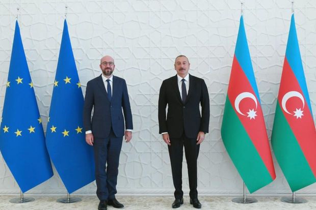 İlham Əliyev Şarl Mişeli təbrik edib